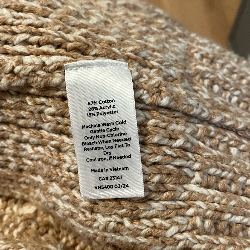 Talbots chunky cable knit cardigan in toasted coconut and white. - Picture 2 of 3